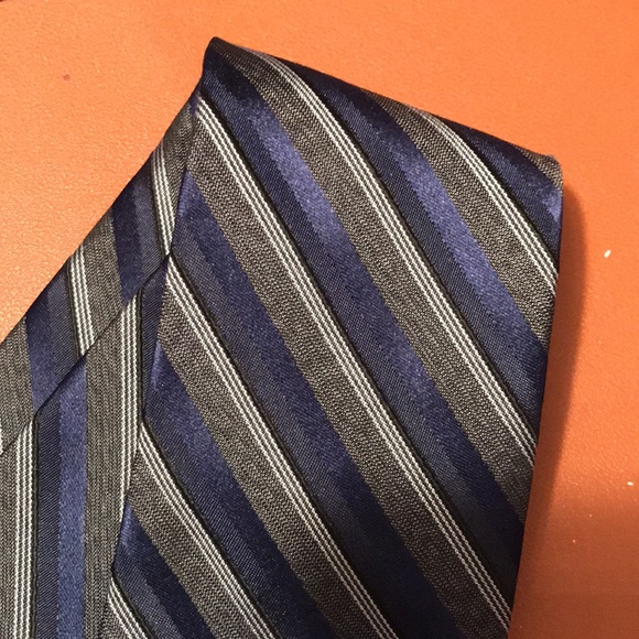 Calvin Klein Silk Tie - Picture 7 of 9